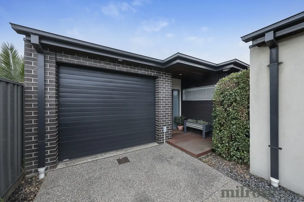 Stylish Single-Level Living!