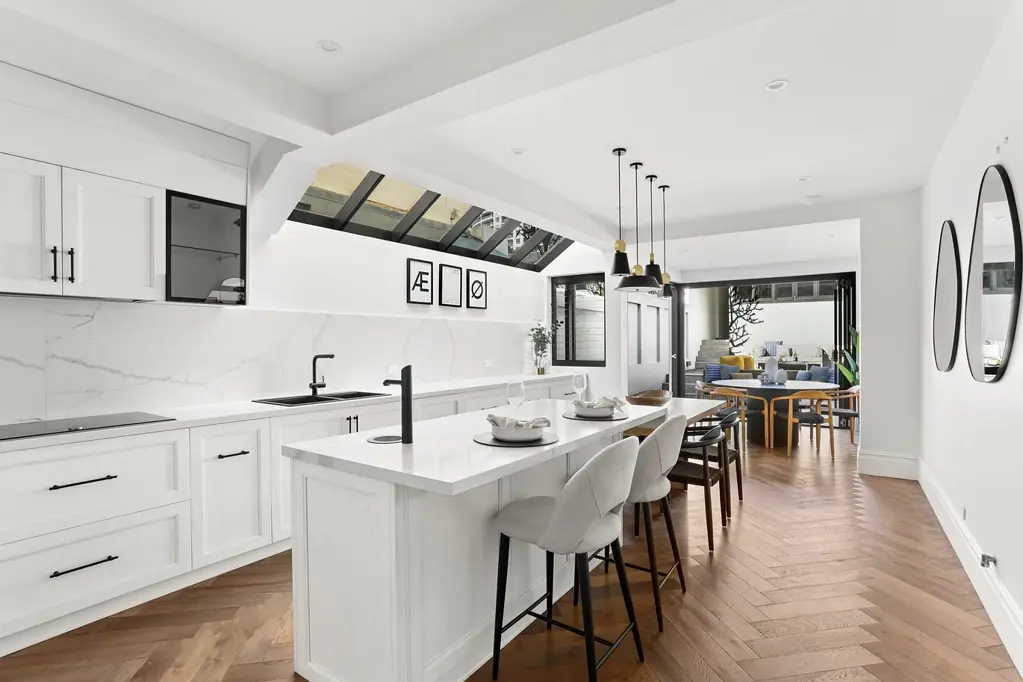 Woollahra 4 Slaapkamer North-Facing Luxurious Tri-Level Terrace with Harbour Views & Designer Interiors