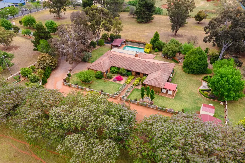 Temora 4Habitaciones Family Home with Development Potential - Buy 5 Acres* or Buy 10 Acres!
