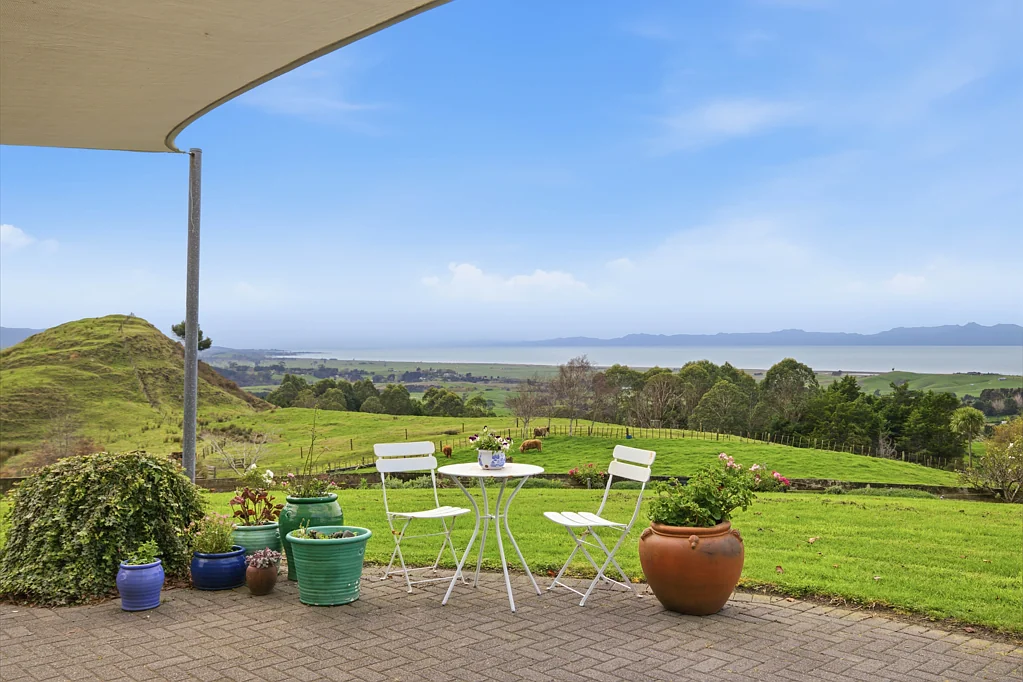 Miranda 12ha, elevated living and endless views