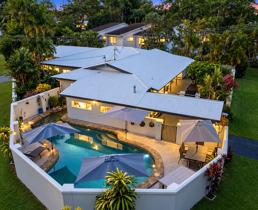 Fully Furnished Beachside Duplex with Private Pool & Spa