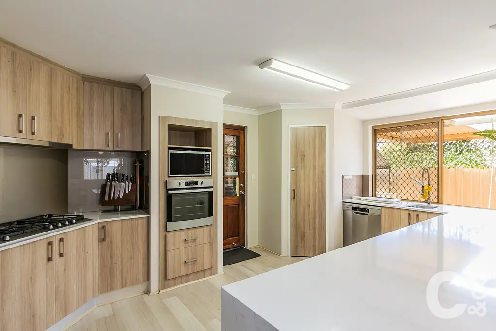 8 Karlak Close, Leda, WA 6170