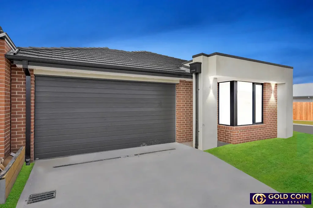 BRAND NEW BEAUTIFUL HOUSE FOR RENT