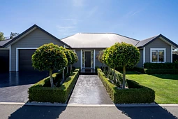 46 Carnaveron Drive, Lincoln