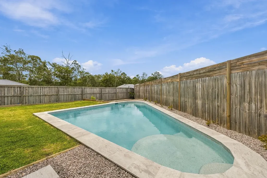 Southside 4Kwarto Contemporary Family Home with Resort-Style Backyard