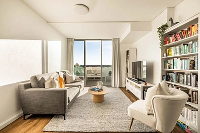 Mascot 3房 拥有 Botany Bay 全景的别墅式顶层公寓生活 House-Sized Penthouse Living with Panoramic Botany Bay Views