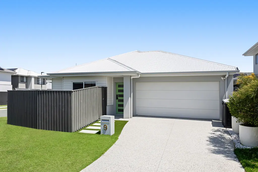 9 Valley Crescent, Palmview, QLD 4553