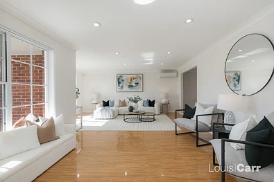 거실 - 2 Erlestoke Place, Castle Hill, NSW 2154