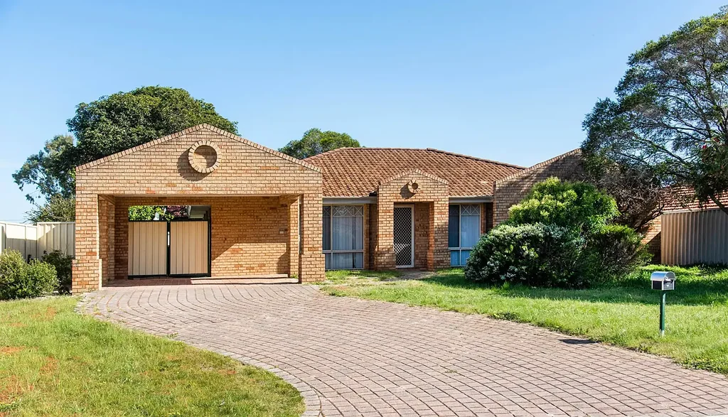 Absolute Stunner! Spacious 4x2 Family Home with Multiple Living Areas – Ideal Location!
