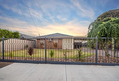 7 Roscrea Road, Melton, VIC 3337, 3房, 1浴, House