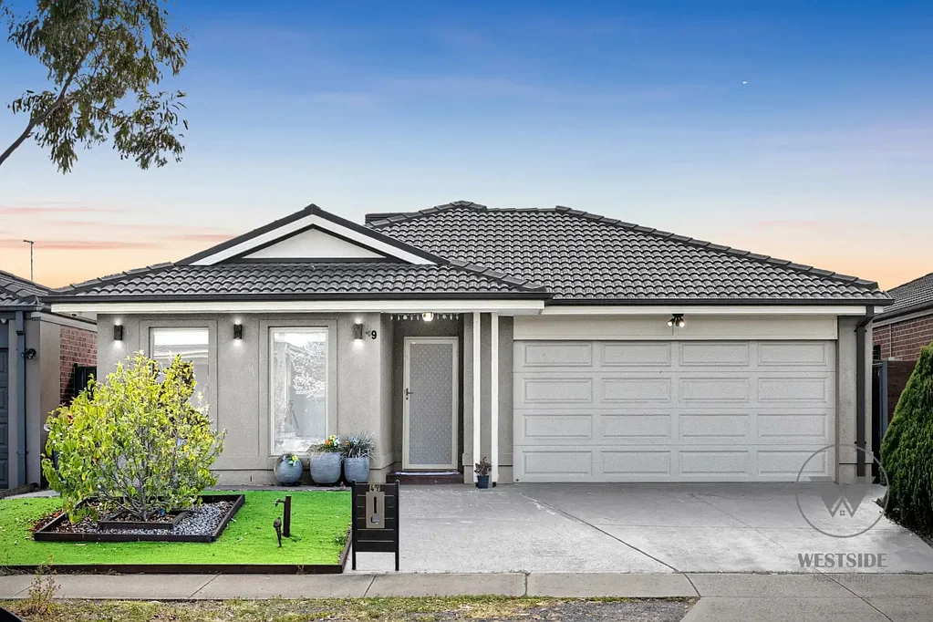 Tarneit 4房  Stylish & Spacious Family Home in Sought-After Heartlands Estate!