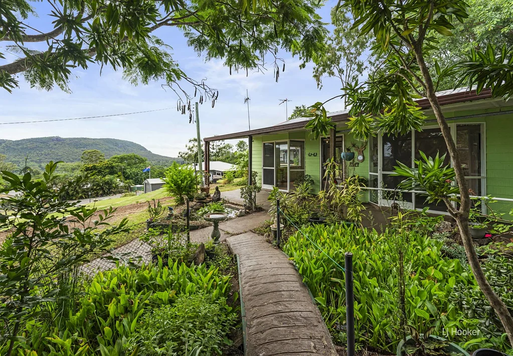 10 Hill Street, Esk, QLD 4312
