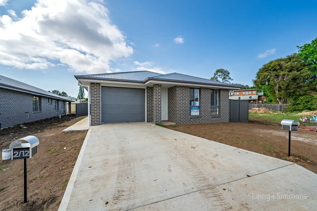 Modern 2-Bedroom Duplex with Lock-Up Garage