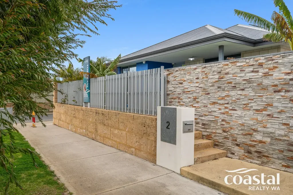 Coastal Home Opposite Parkland in Golden Bay