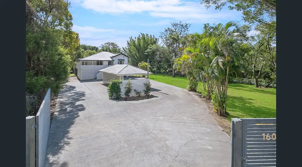 Rare Inner-City Acreage - Renovated Home on 3,791m²