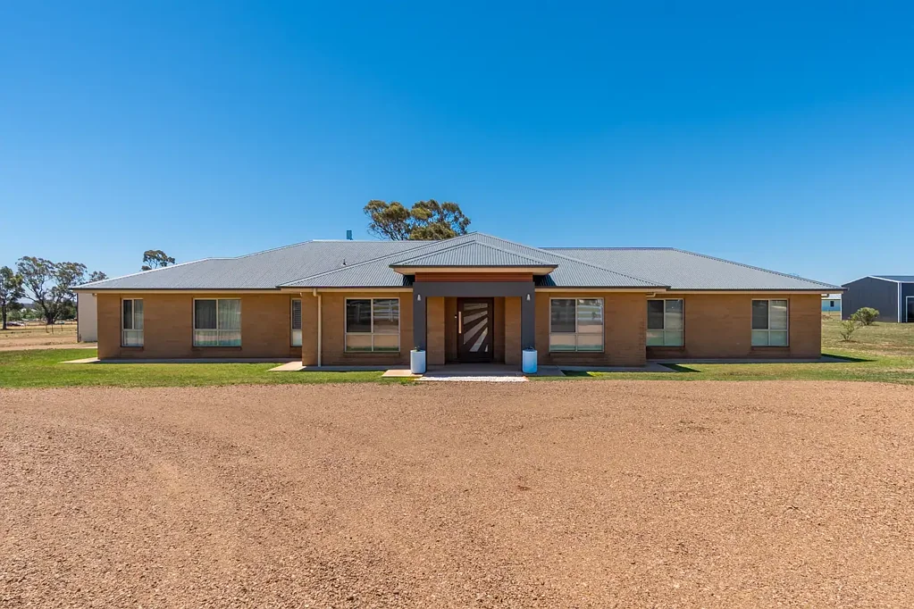 9 Evatt Street, Temora, NSW 2666
