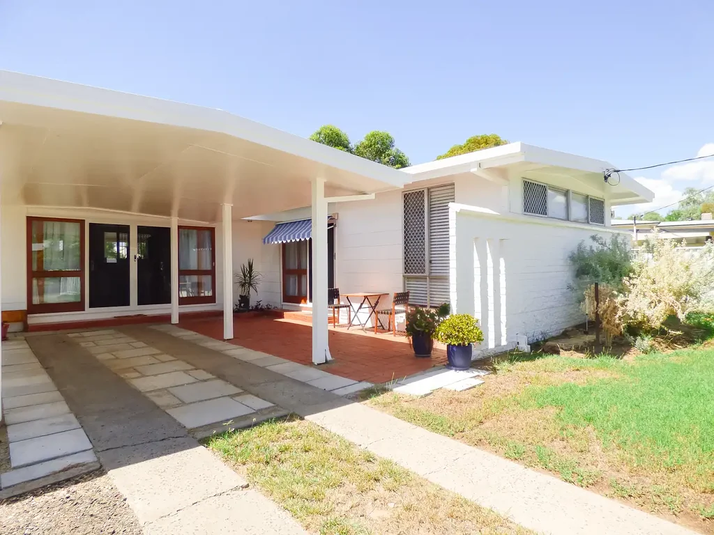 Roma 3침실 Positioned in a sought after area - Three Bedroom Home