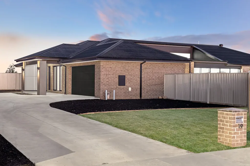 19 Amalfi Street, Winter Valley, VIC 3358