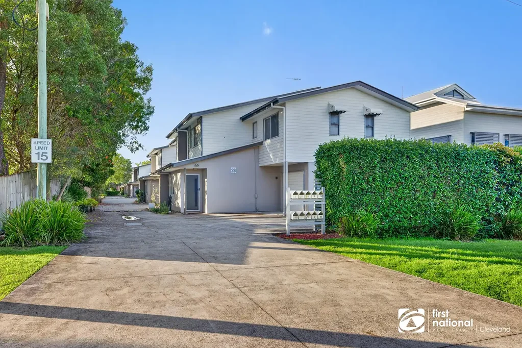 MODERN THREE BEDROOM TOWNHOUSE IN BEAUTIFUL POCKET OF ORMISTON.  NB RENT TO INCREASE TO $720 TWO MONTHS AFTER LEASE COMMENCES.