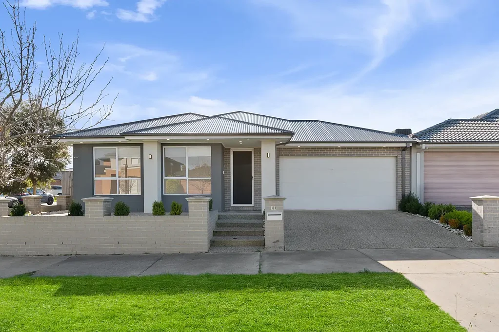 Mickleham 4 Slaapkamer Refined Living in the Heart of Merrifield — 13 Blackmore Road, Mickleham
