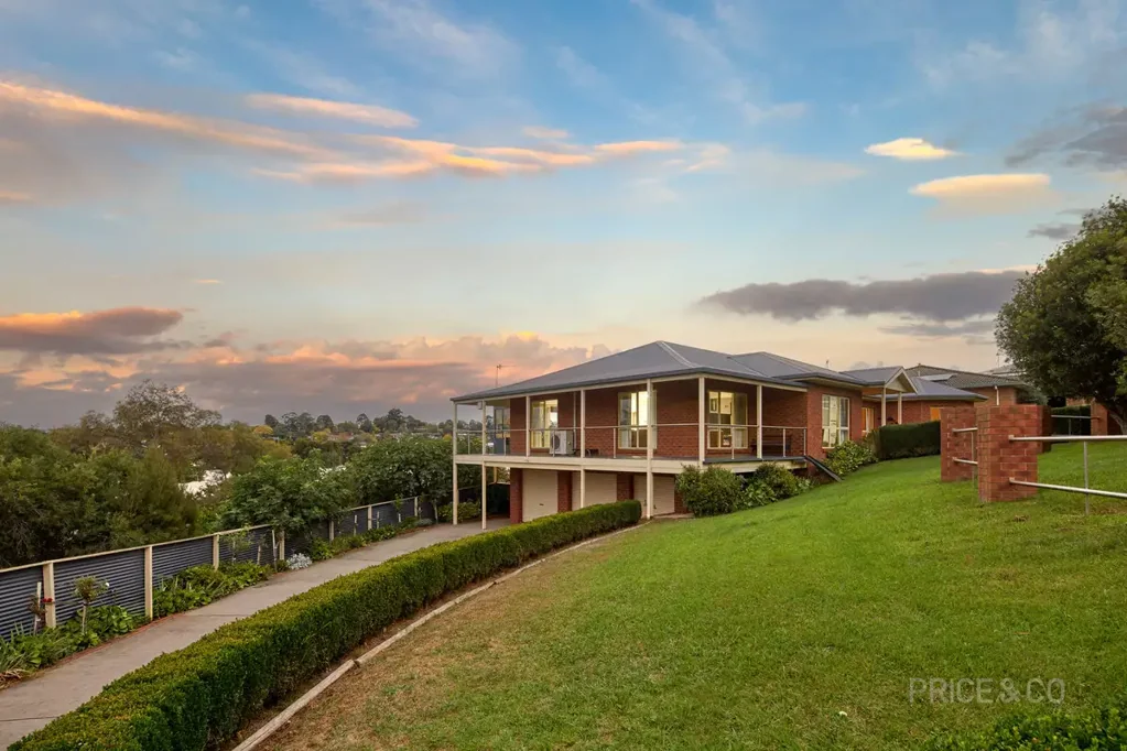 Leongatha 5ห้องนอน Grand Family Living with Space, Flexibility & ¾ Acre Grounds