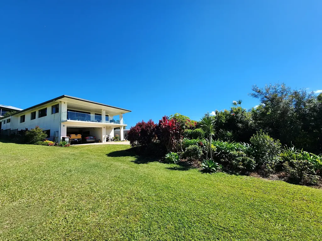 Atherton 4 Bedroom UNBELIEVEABLE SWEEPING VIEWS COMBINED WITH DUAL LIVING ELEGANCE