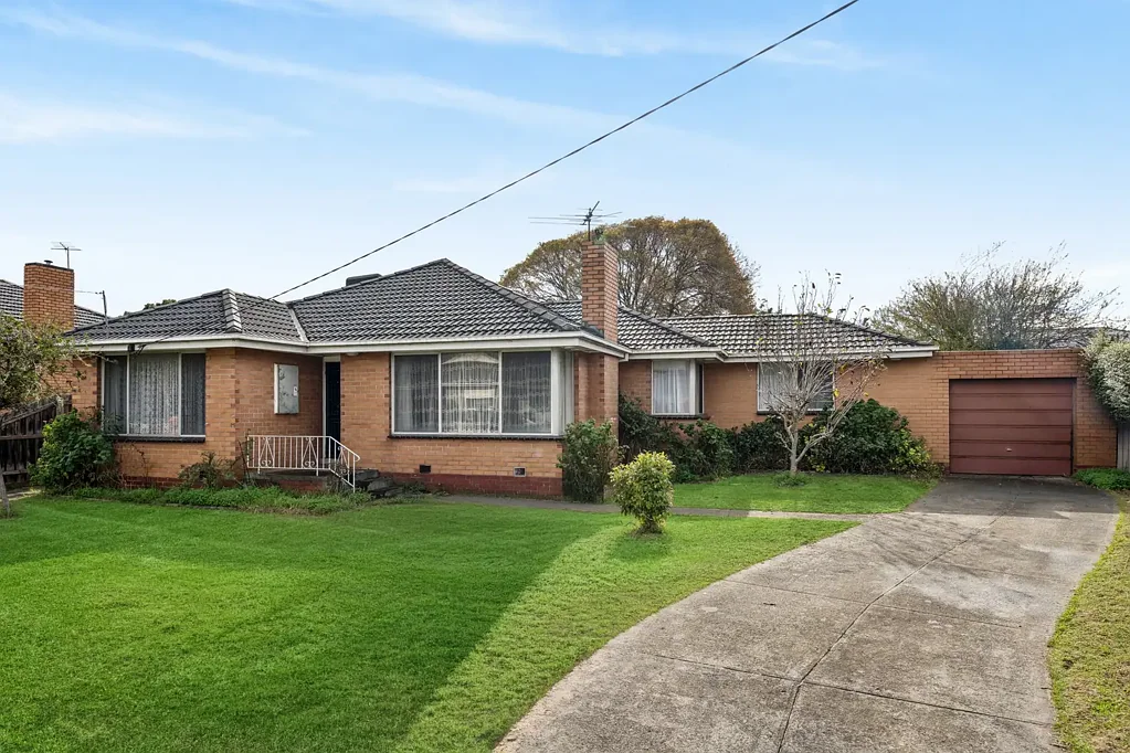 Reservoir 4Zimmer Versatile Family Living in a Prime Reservoir Location