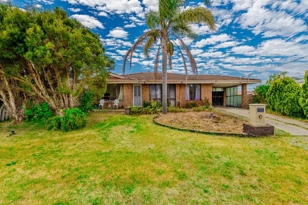 19 Jacaranda Drive, North Yunderup, WA 6208