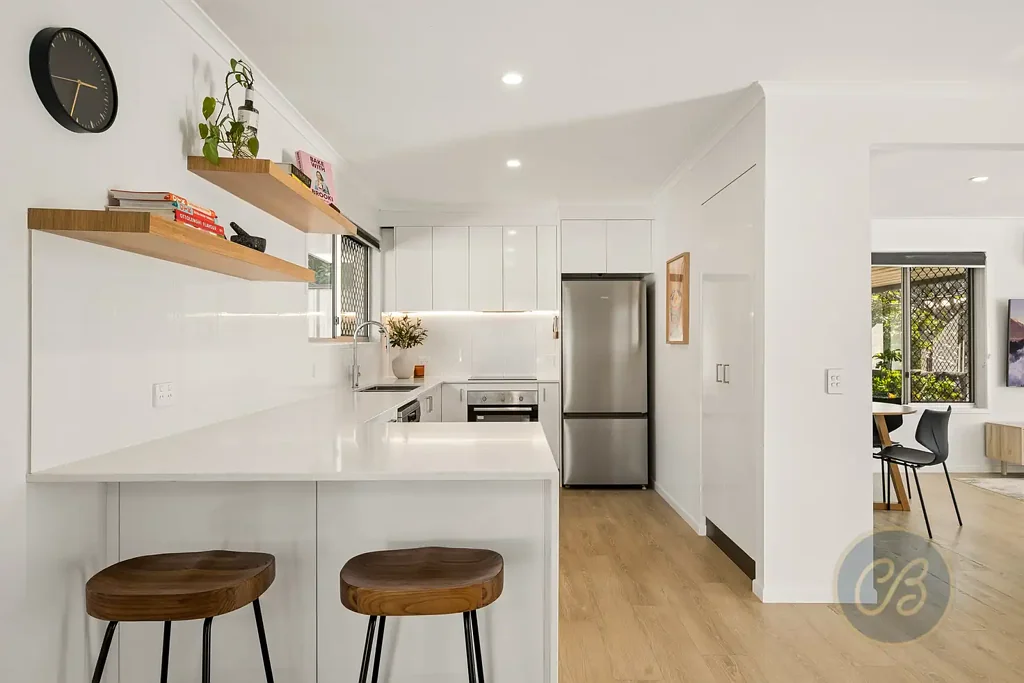Eatons Hill 3غرفة نوم Stylish Low-Set Home with Renovated Bathroom & Entertaining Space