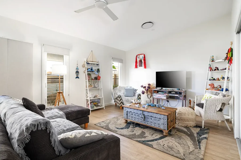 Tin Can Bay 2Zimmer Low-Maintenance Lifestyle with Luxury Finishes