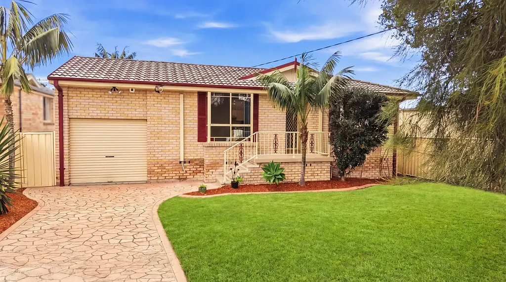 Beautifully Updated Lakeside Home in Killarney Vale