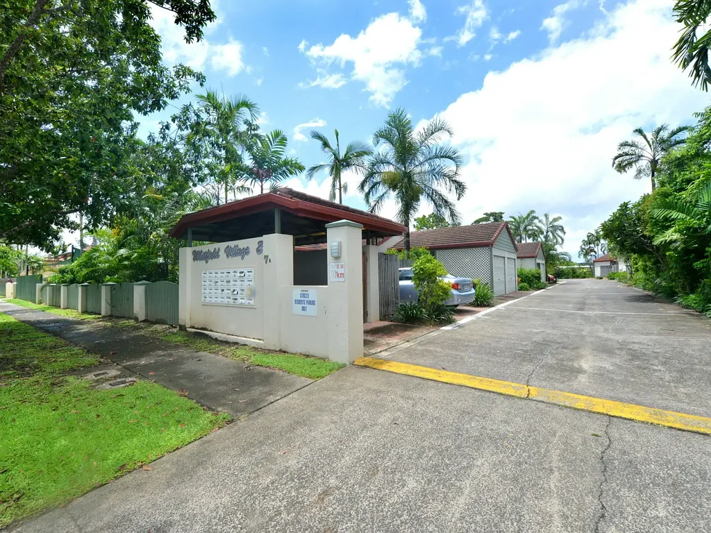 SPACI OUS TOWNHOUSE!!!!