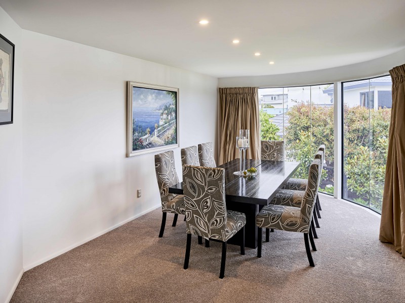 17 Bowsprit Way, Whitby, Porirua, 6 침실, 0 욕실