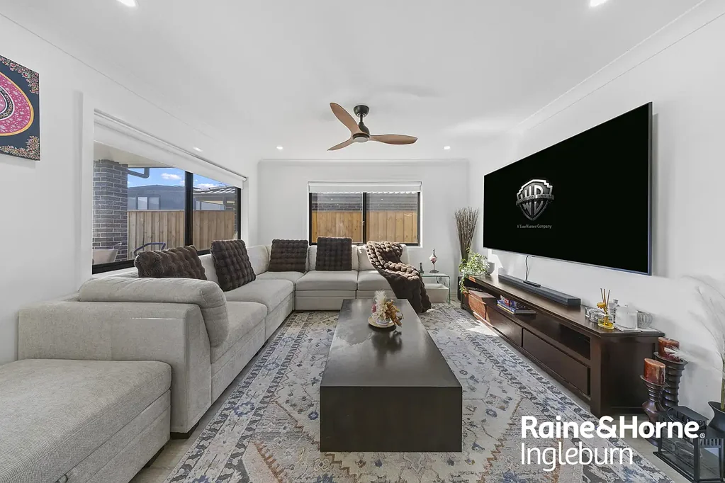 Airds 5Kwarto Spacious 5 Bedroom Near-New Home in a High-Growth Area || READY To MOVE IN
