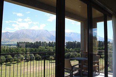 Windwhistle Two Bedroom Luxury Villa At Terrace Downs Golf Resort