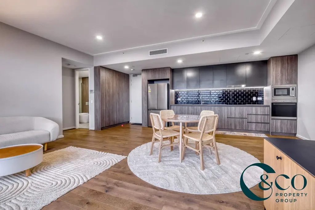 FURNISHED MODERN 2 BEDROOM 2 BATHROOM APARTMENT