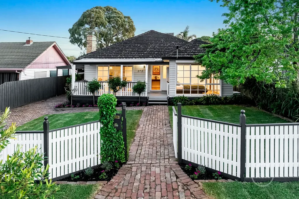 Watsonia 4બેડરૂમ Poolside Paradise A Short Walk From The Village