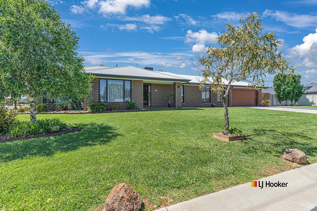 Moama 4Kwarto Stylish 4-Bedroom Home in Popular Estate – A Dream Lifestyle Awaits!