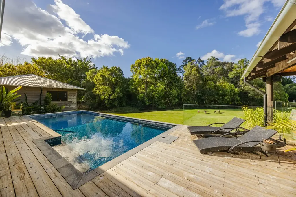 Currumbin Valley 5कमरा Captivating Pavilion-Style Entertainer with Dual Living