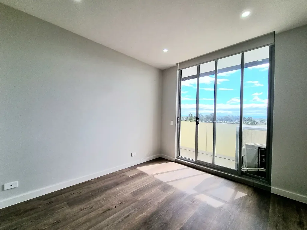 Luxurious Studio in the Heart of Schofields !!!