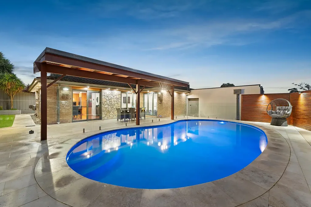 Doncaster East 4Kwarto Elegant Family Living in a Premier School Zone with Turnkey Appeal