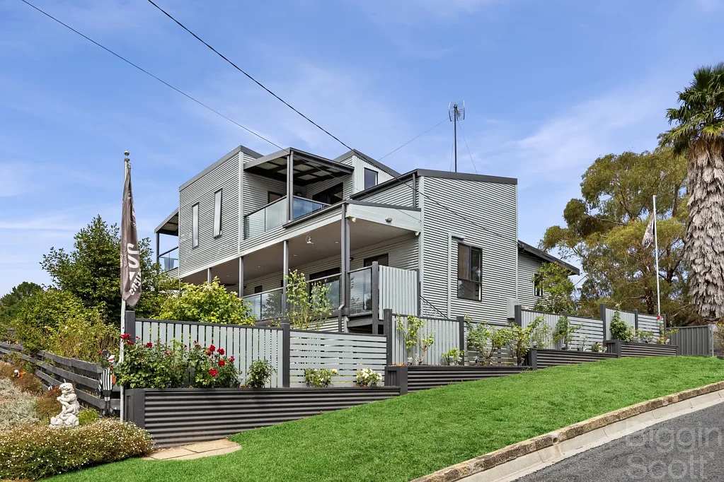 Hepburn Springs 3chambre CONTEMPORARY FAMILY HOME WITH STRIKING VIEWS IN TIGHTLY HELD HEPBURN LOCALE