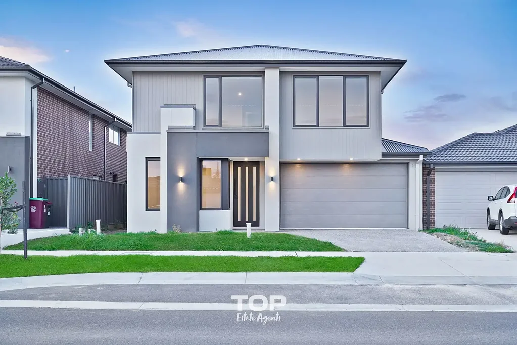 Contemporary Living in a Prime Berwick Location!!