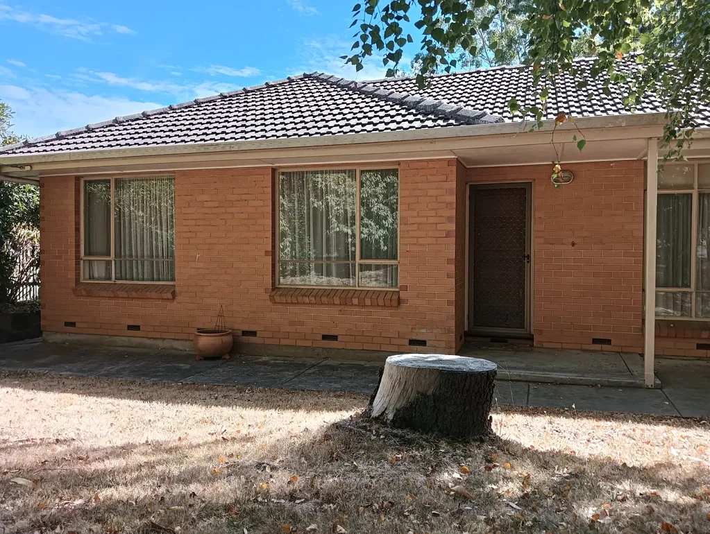 2 Bedroom plus Study home in quiet location (6 MONTH LEASE)