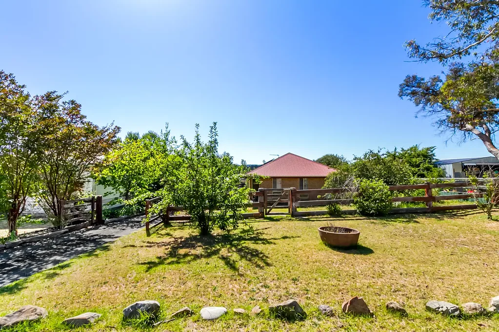 12 Marsh Street, Uralla, NSW 2358