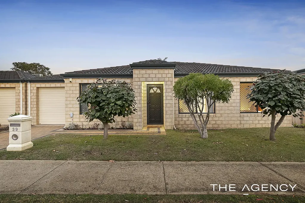 Queens Park 3ਬੈੱਡਰੂਮ Modern and Charming Street Front Home