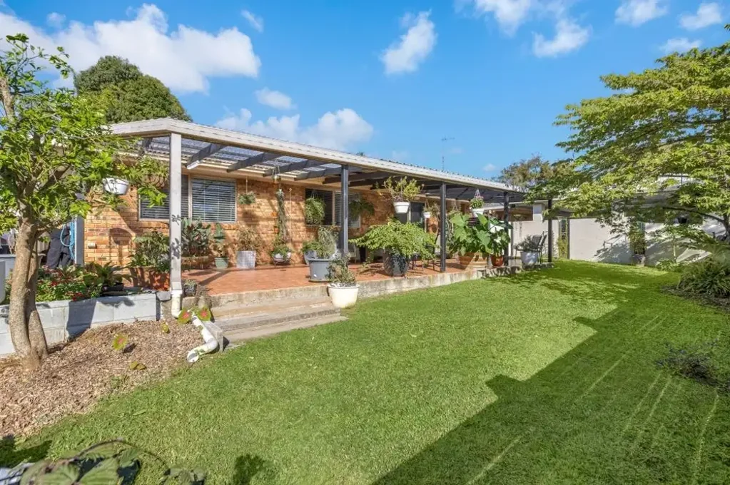 Banora Point 3chambre Elevated Family Home in Sought After Position