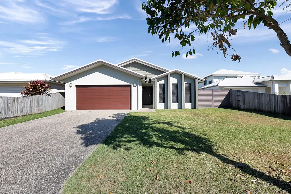 Ooralea 4ਬੈੱਡਰੂਮ Your Modern Family Haven Awaits!