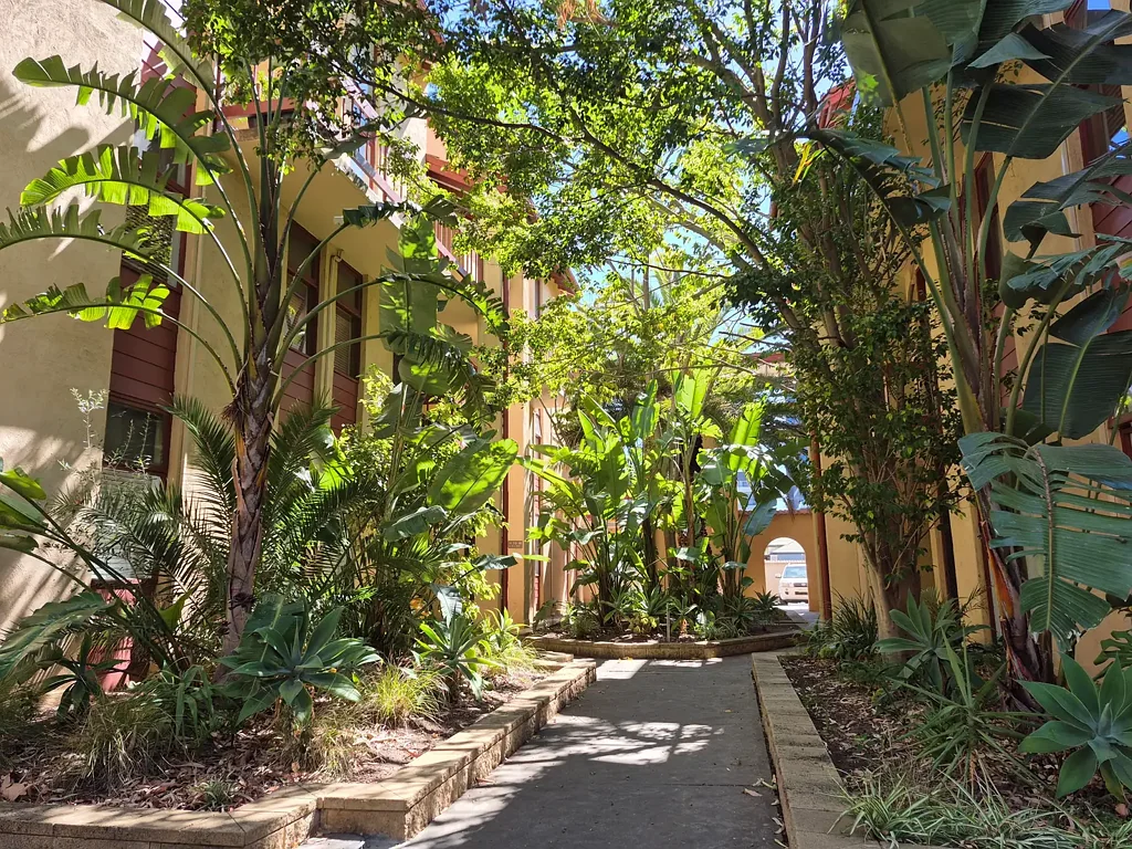 COZY GEM, FULLY FURNISHED 2 Br Unit:  Moseley St GLENELG. walk  beach 20 min CBD