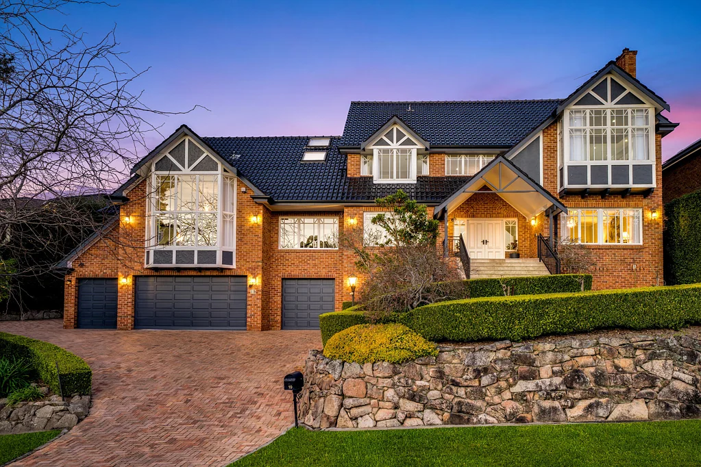 West Pennant Hills 5બેડરૂમ Rare entertainer's estate on a sprawling 1,571sqm with tennis court
